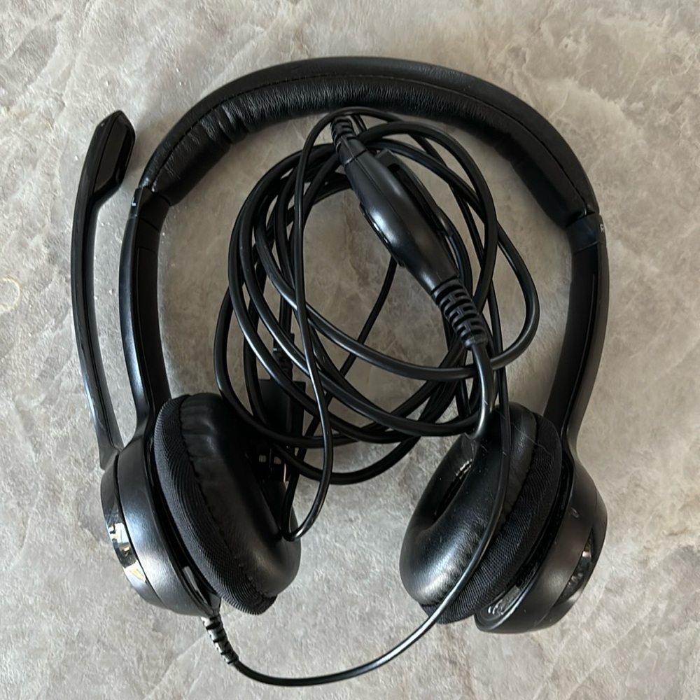 Logitech ClearChat Comfort USB Headset H390 with Mic